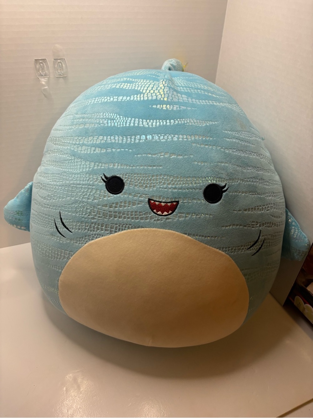 Squishmallow Lamar the shark blue iridescent 16 inch